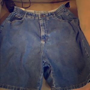 Vintage women’s Lee denim shorts - size 10